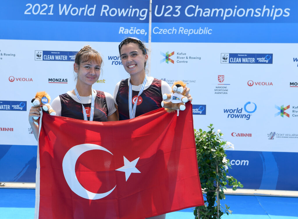 Merve Uslu (b), Elis Ozbay (s), Lightweight Women's Double Sculls, Turkey, Gold, 2021 World Rowing Under 23 Championships, Racice, Czech Republic
